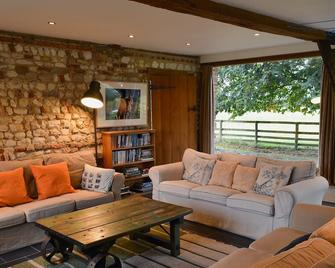 6 bedroom accommodation in Oxborough - Downham Market - Living room