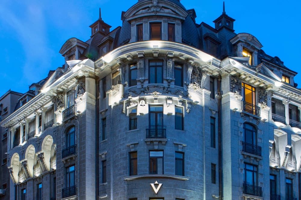 Zeus Essence Bucharest Venezia