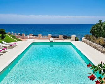 Blue Moon - Fontane Bianche - Piscina