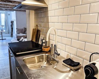 JoyJoyJoy the White Wilde ecolicious studio in a historic Canalhouse from 1799 with terrace at the canals - Amsterdam - Kök
