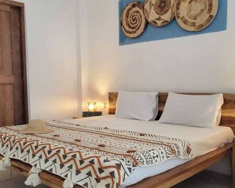 Private 8 sleeper villa & pool WIFI TV steps away from Paje Beach Zanzibar - Paje - Chambre