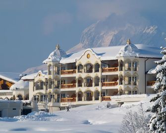 Hotel Peternhof - Kössen - Budova