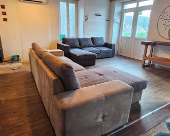 Maison Des Artistes' For Up To 15 In Nat - Lure - Living room