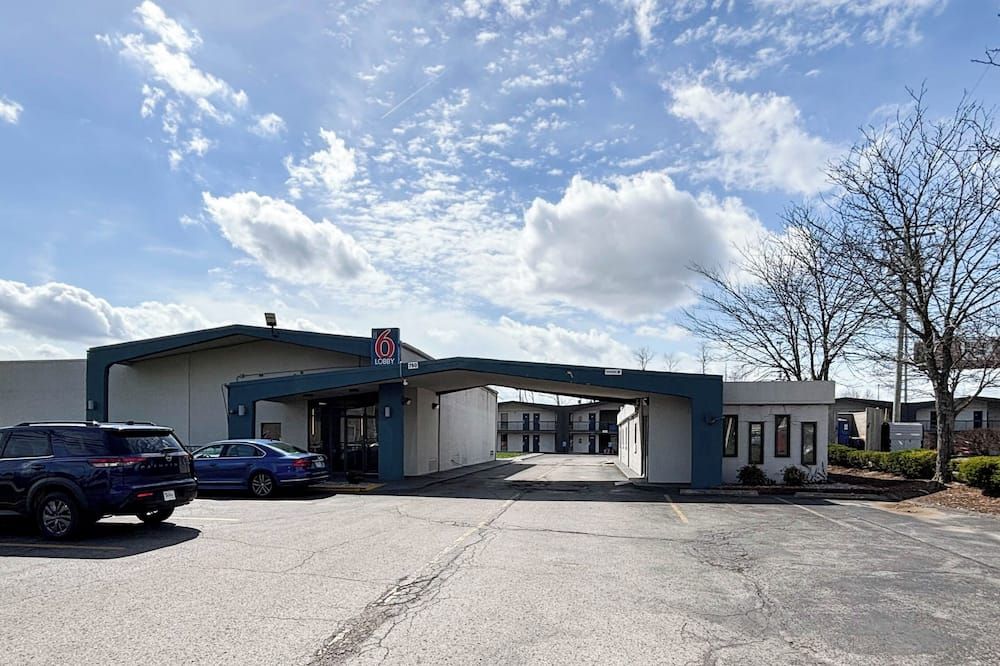 Studio 6 Suites Lexington, Kentucky - לקסינגטון - בניין