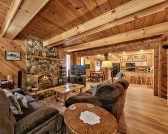 Deer Park 4 Br, 3ba, Spa Close To Heavenly - South Lake Tahoe - Sala de estar