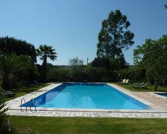 Shared Farmhouse near Serra Monfuradoca - Montemor-o-Novo - Pool