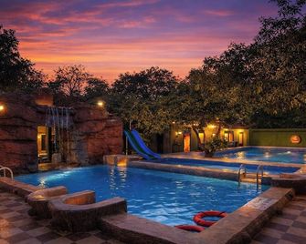 Daksh Resort And Amusement Park - Sasan Gir - Pool