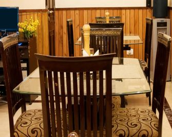 Wood Castle - Nova Deli - Restaurante