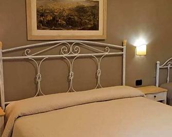B&B Da Vincenzo - Cava de' Tirreni - Bedroom