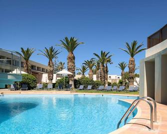 Agapi Beach Resort - הרקליון - בריכה