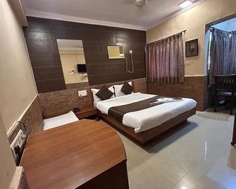 Hotel Lucky Bandra - Mumbai