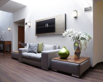 Mesón Ejecutivo Guadalajara Minerva - Av México - Guadalajara - Living room