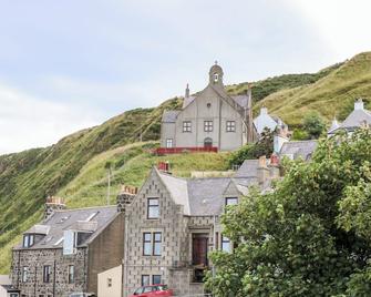 111A Main Street - Banff - Building