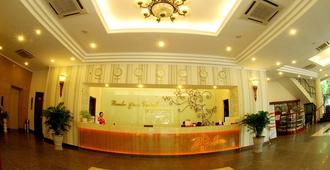 Bamboo Green Central Hotel - Da Nang - Front desk
