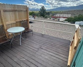 Entire house. Studio. Full bath. Full kitchen. 35 min from Sedona - Camp Verde - Balkon