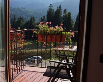 Hotel Cumpatu - סינאיה - מרפסת