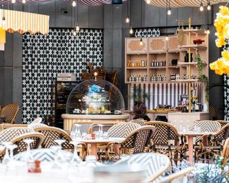 نوفوتيل أتريا نيم سنتر - نيم - مبنى