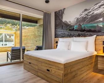 Stryn House - Hotel & Apartments - Stryn - Bedroom