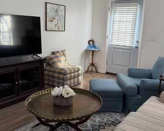 Private & Cozy Nice Studio with AC in charming Corinth - Corinth - Sala de estar