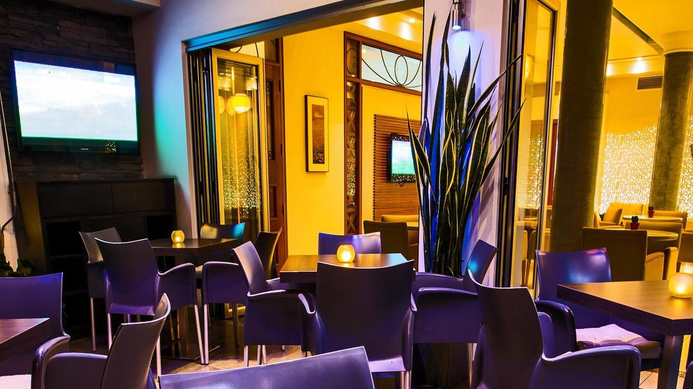 Pyramos Hotel