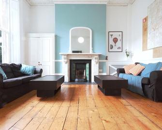 Arlington Villas Townhouse by Clifton Short Lets - Bristol - Living room