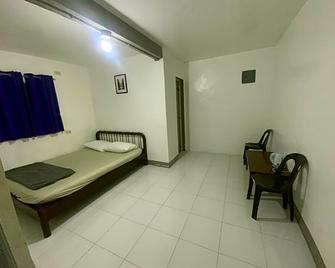 Chillax Inn - Tagaytay - Bedroom