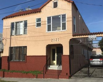 Charming Studio Near Dtla Ac Wifi Snacks - Los Angeles - Building