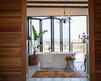 Otjiwa Safari Lodge - Otjiwarongo