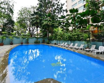Zen Rooms Novena - Singapur - Piscina