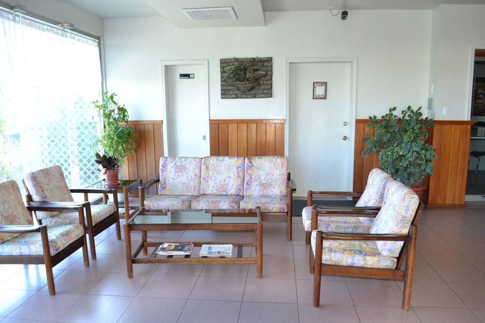 West Plaza Downtown - Koror - Obývací pokoj