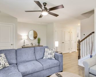 Private Yard: Family Hideaway 9 Mi to Fort Jackson - Elgin - Sala de estar