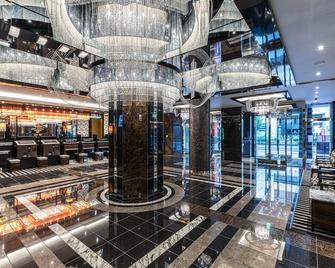 Apa Hotel Shin Osaka Ekimae - Osaka - Lobby