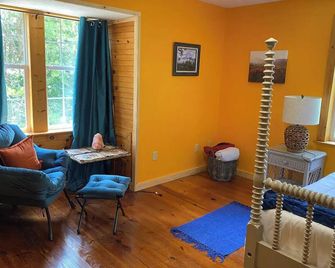 Zen Den Farm Cottage - Cosby - Living room