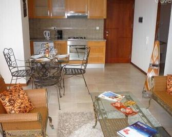 Modern T1 with Sea-Mountain View - Ribeira Grande - Sala de estar
