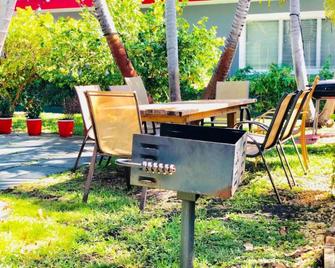 Relaxing 1br Hollywood Stay Parking & Pets - Hollywood - Patio