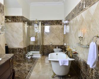 Galicia Nueva, castle hotel - Lučenec - Bathroom