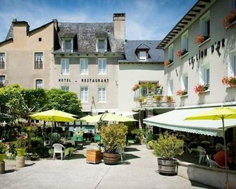 Hotel Le Lion d'Or - Saint-Geniez-d'Olt-et-d'Aubrac - Gebouw
