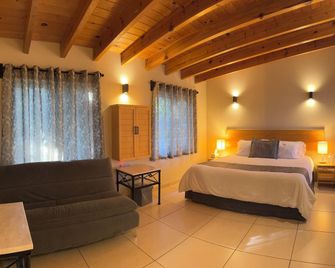 Club Vergel Resort - Bernal - Bedroom