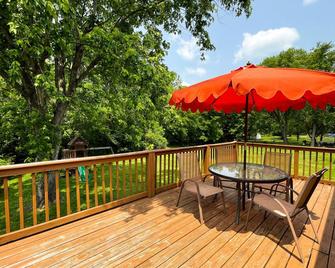 Entire Home in Gallatin - 29mi to Downtown Nashville or Lyft - Gallatin - Balcony