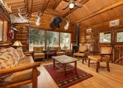 Beautiful River Side Ranch Cabin. Sauna, bar, lodge, and game room. Cabin 1 - Hoback - Sala de estar