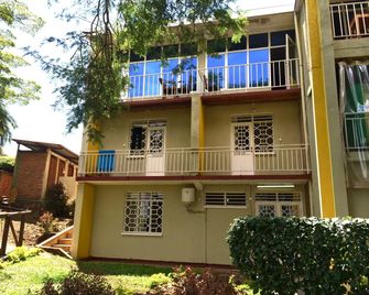 Discover Rwanda Youth Hostel - Kigali - Gebäude