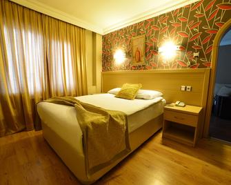 Royal Carine Hotel - Ankara - Slaapkamer