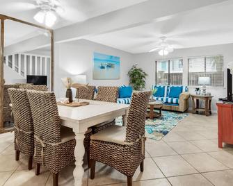 Sugar Beach F-26 - Navarre - Dining room