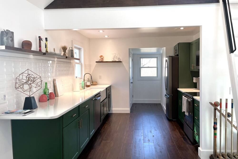 Beautiful 2-Bedroom + Loft with Hot Tub at Lake Ashmere