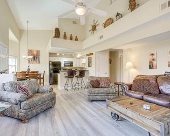 Renovated Mesquite Condo Pool and Spa Access! - Mesquite - Sala de estar
