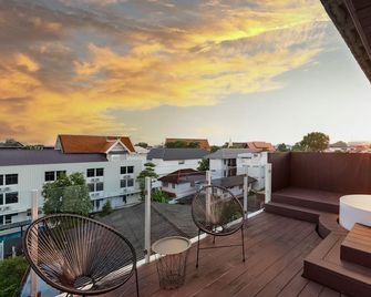 Be Phrasingh Hotel Chiang Mai - Chiang Mai - Balcony