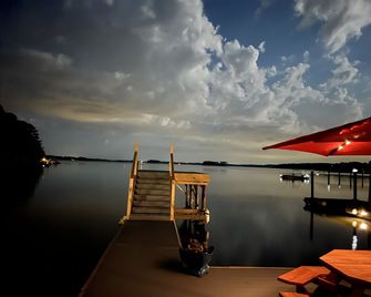 Million Dollar Sunrise View - Batesburg-Leesville - Pool