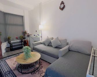 Manchester City Break 1 Big Bedroom Sleeps 3 Wifi Parking Close 2 Transport & Amenities - Manchester - Sala