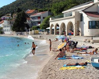 Apartments by the sea Podaca, Makarska - 6745 - Podaca