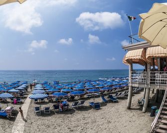 Appartamenti Villa delle Ciliegie - Deiva marina - Beach